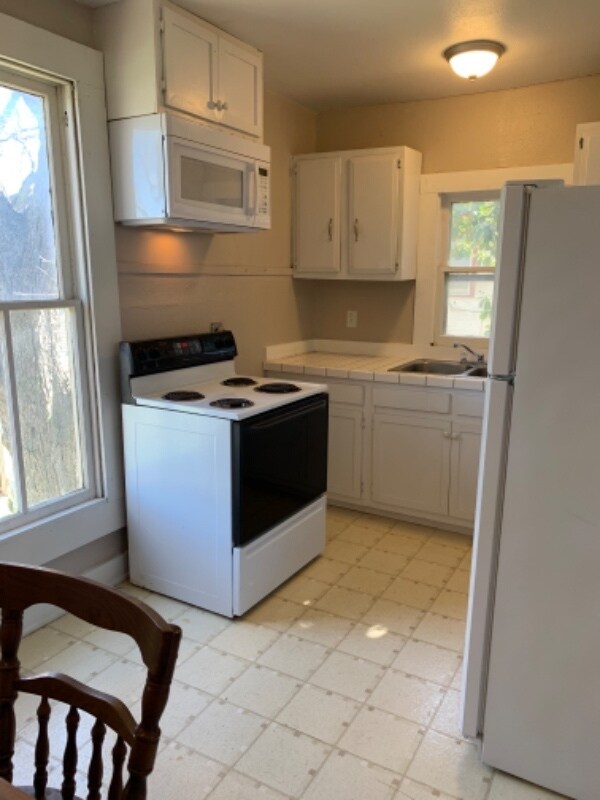 821 Live Oak St unit B, Columbus, TX 78934 - photo 5