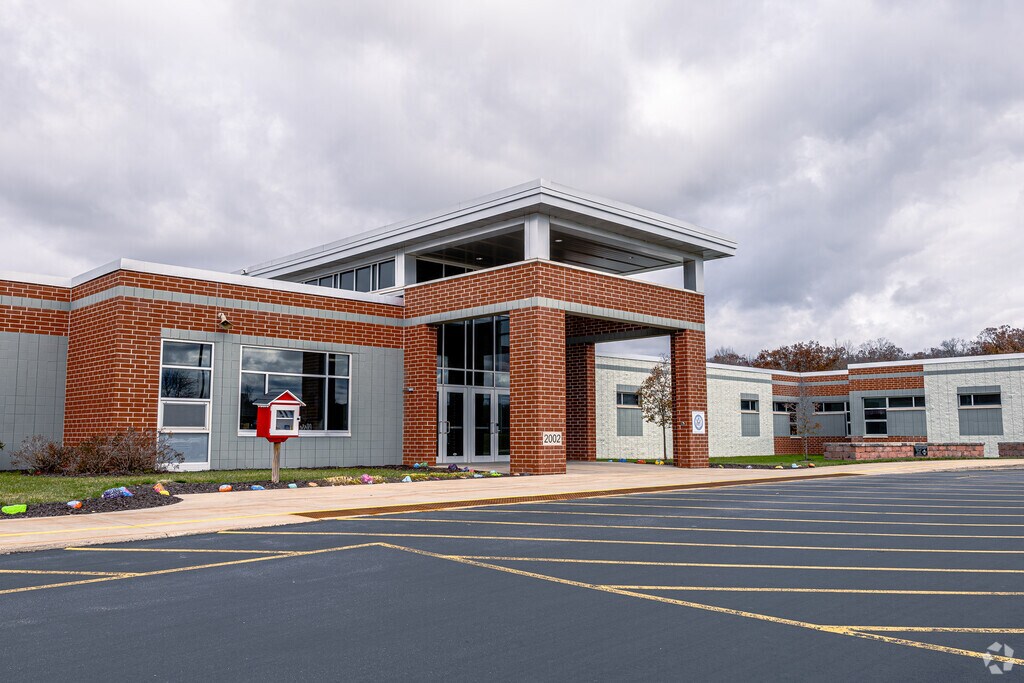 Addison Elementary School provides education in the neighborhood of 
Washington County.