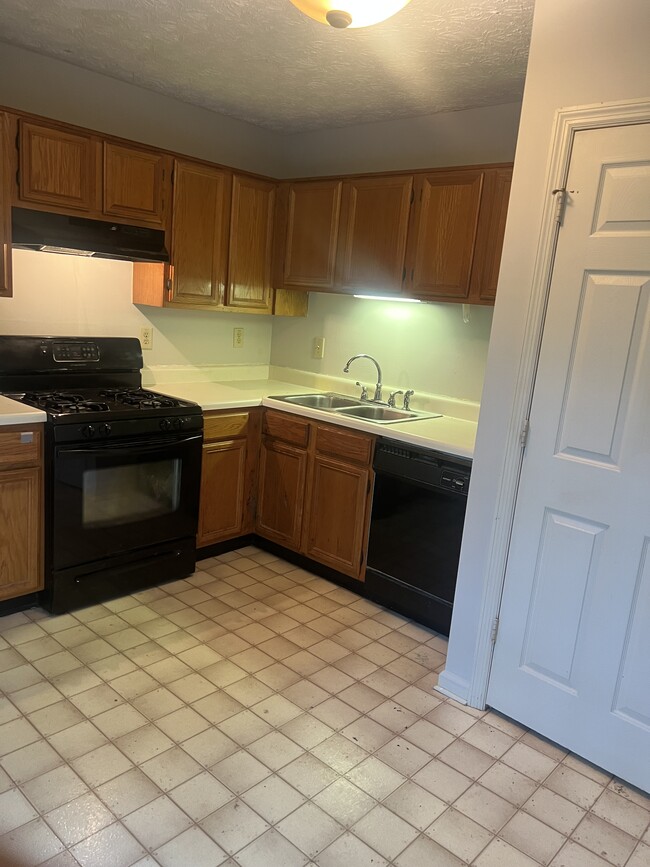 6424 Charter Way, Lithonia, GA 30058 - photo 4