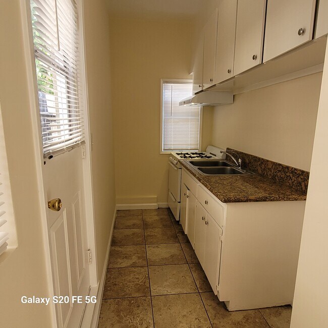 1422 Orizaba Ave unit A, Long Beach, CA 90804 - photo 6