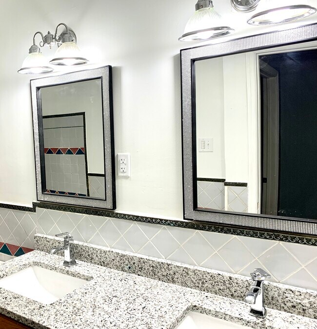 720 Menchaca St, San Antonio, TX 78207 - photo 3