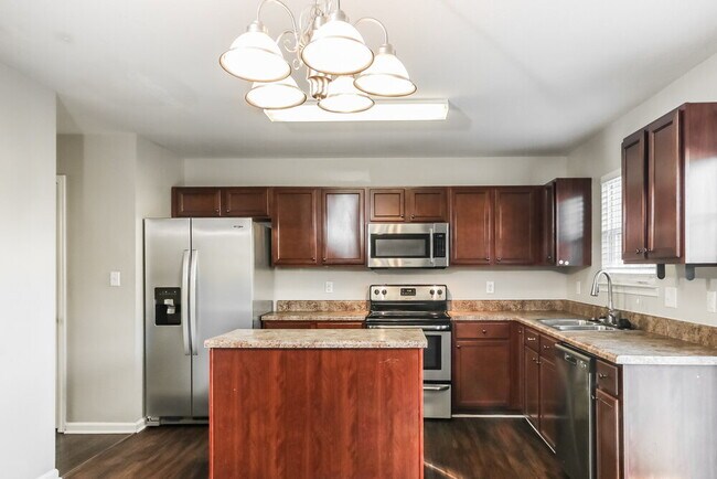 1418 River Run Rd, Lowell, NC 28098 - photo 7