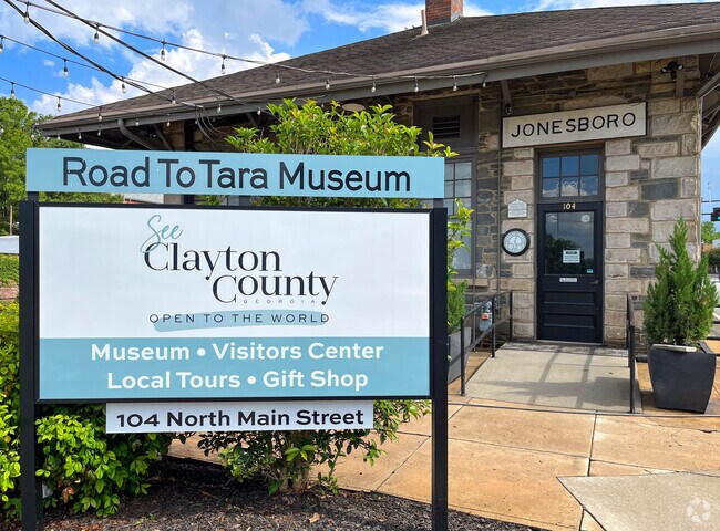The Road to Tara Museum shows the real history of the Civil War's Atlanta Campaign.