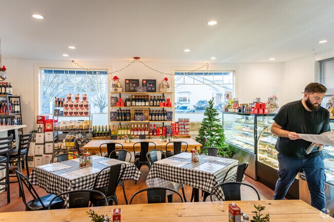 Spaghetti Lane in Bay Spring is a favorite for cozy dinners and delightful coffee.