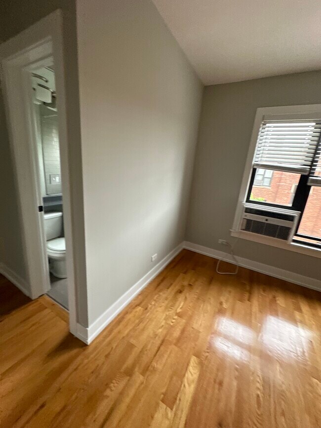 910 W George St unit 1, Chicago, IL 60657 - photo 7