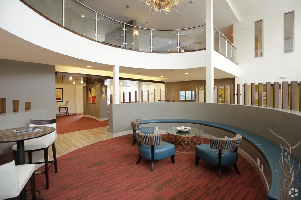 Heights At Linden Square, Gladstone, MO 64118 - photo 1