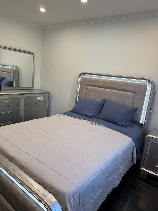 7713 Ditmars Blvd unit 1, East Elmhurst, NY 11370 - photo 3