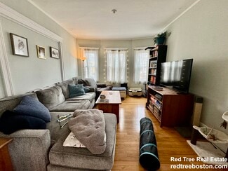 68 North St, Somerville, MA 02144