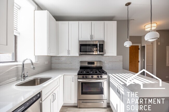 3937 N Janssen Ave unit 1, Chicago, IL 60613 - photo 4