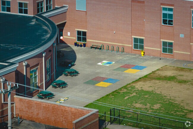 Students can take their lunches outside at Battle Academy.