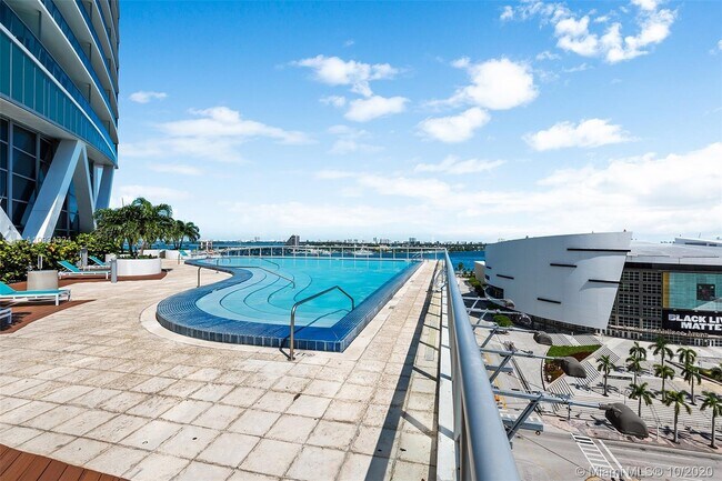 Marina Blue unit 1512, Miami, FL 33132 - photo 6