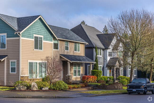 The entire neighborhood is part of the Wilderness Property Owners Association HOA.