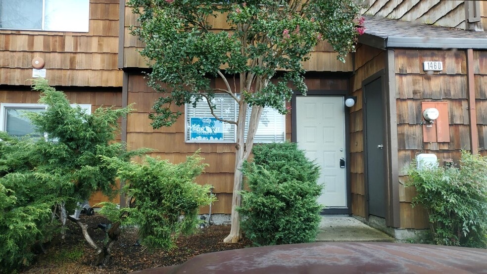 1460 Parkway Dr, Rohnert Park, CA 94928 - photo 1