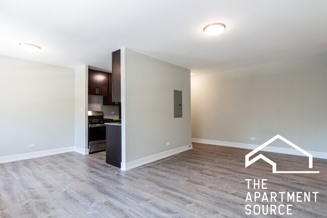 529 W Surf St unit 520, Chicago, IL 60657 - photo 7