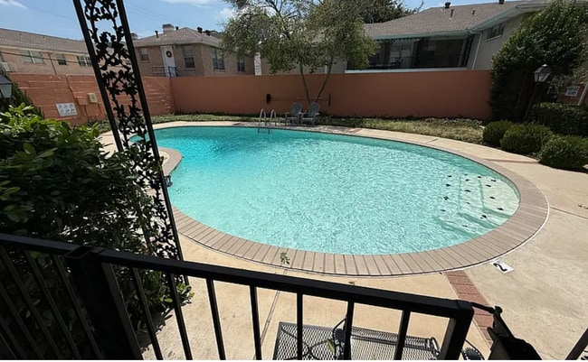 8618 Baltimore Dr unit 102A, Dallas, TX 75225 - photo 2