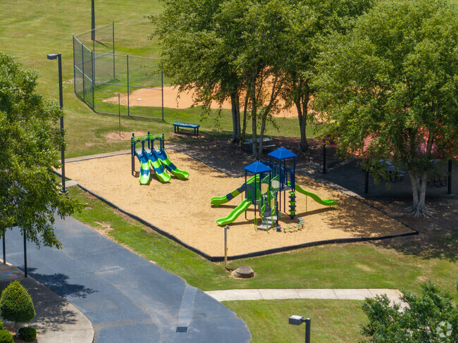 Big Creek Elementary School has a Student Teacher Ratio of
15:1.