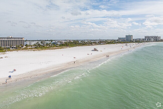 Situated on the Gulf of Mexico in Sarasota, Lido Key Beach is a pristine coastal haven .