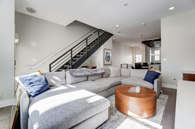 330 Helix Way, Charlotte, NC 28203 - photo 5