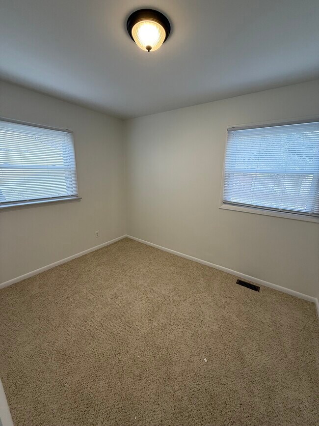 241 Dakota St, Ypsilanti, MI 48198 - photo 7