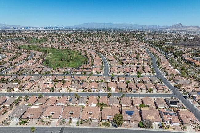 MacDonald Ranch is centrally located between Eastern Avenue and Horizon Ridge Parkway.