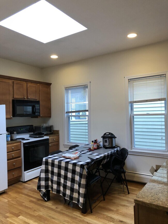 143 Hillside St, Roxbury Crossing, MA 02120 - photo 3