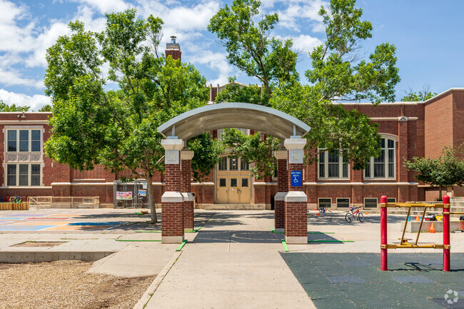 Edison Elementary School has a teacher student ratio of 16 to 1.