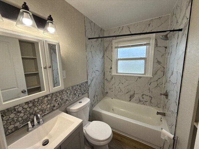 11652 Fielding St, Detroit, MI 48228 - photo 5