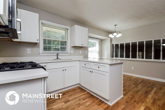 627 Rockborough Dr, Stone Mountain, GA 30083 - photo 7