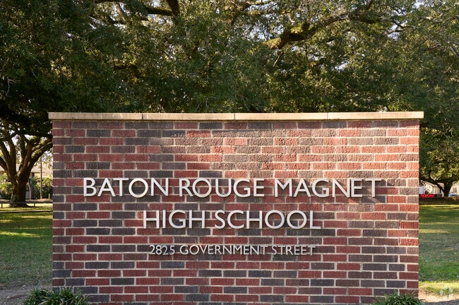 Baton Rouge Magnet High School offers a challenging education.