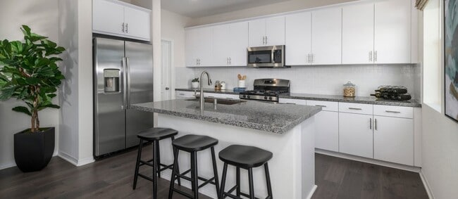 2410 Walker St unit 36035479, Rialto, CA 92377 - photo 4