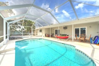 573 SE Floresta Dr, Port Saint Lucie, FL 34983