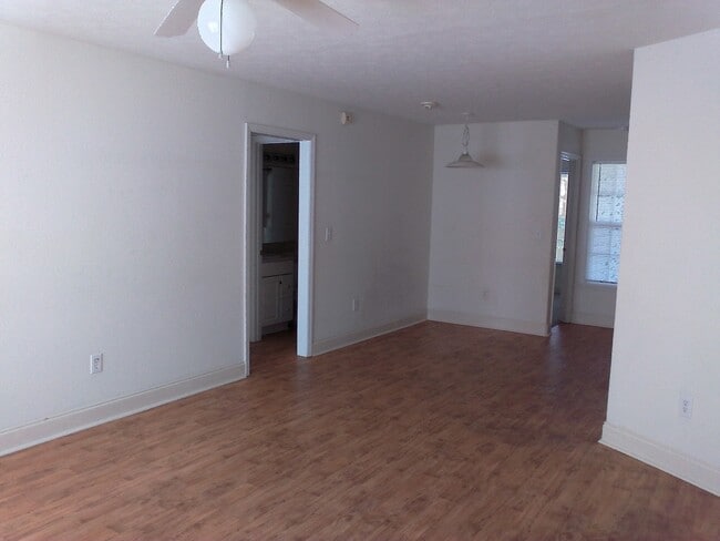 Christopher Downs Apartments, Havelock, NC 28532 - photo 2