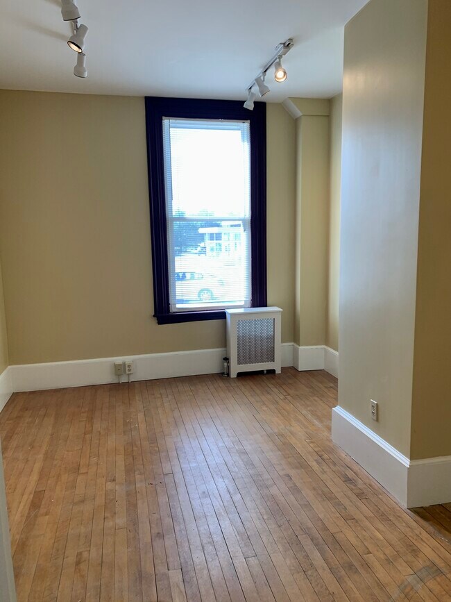 38 Cutts Ave Unit B, Saco, ME 04072