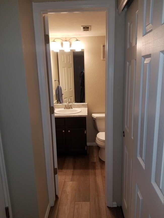1st Floor 1/2 Bath
