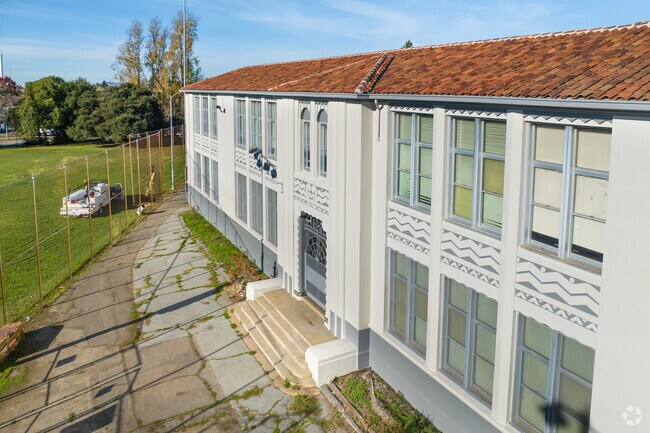 Berkeley Maynard Academy provides quality education to students in Berkeley.