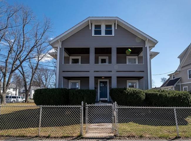 25 Hartford St unit 4, Framingham, MA 01702 - photo 2