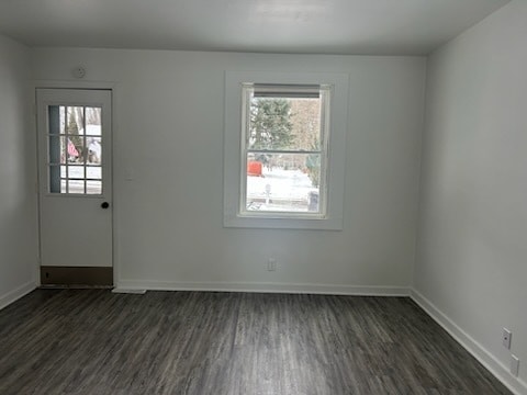 24 Goodrich Ave, Hillsdale, MI 49242 - photo 2