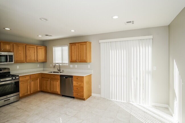 9281 Hainsworth Ave, Las Vegas, NV 89148 - photo 7