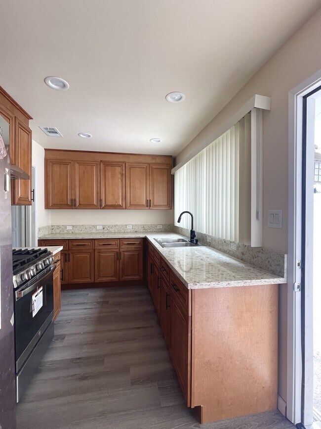 7949 Clearfield Ave, Panorama City, CA 91402 - photo 5