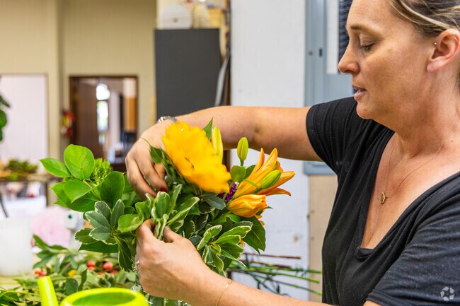 Canyon Lakes supports many local businesses.