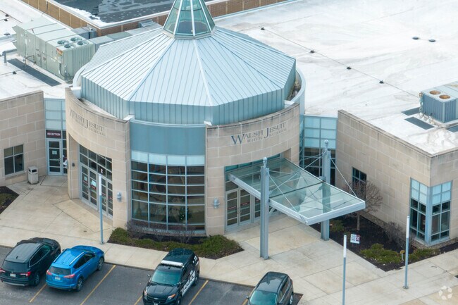 Northmoreland students can recieve a private educatiion at Walsh Jesuit High School in Cuyahoga Falls, Ohio.