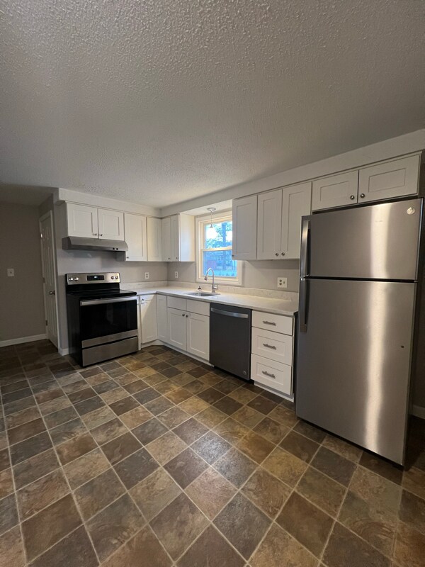 56 Hall St, Manchester, NH 03103 - photo 4