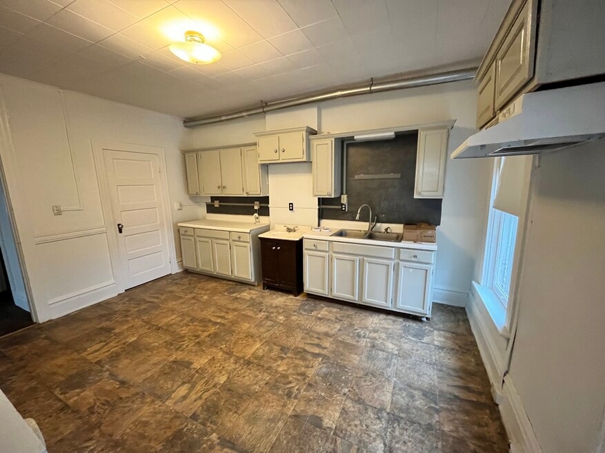 33 W Commerce St unit B, Chambersburg, PA 17201 - photo 1