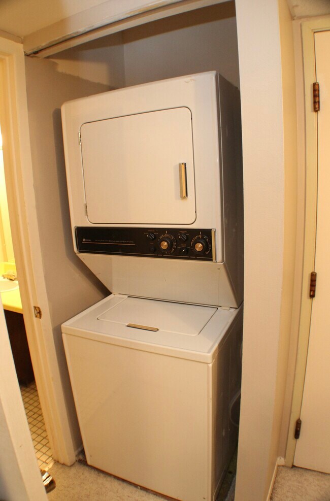 910 Chestnut Hill Dr unit H, Auburn Hills, MI 48326 - photo 5