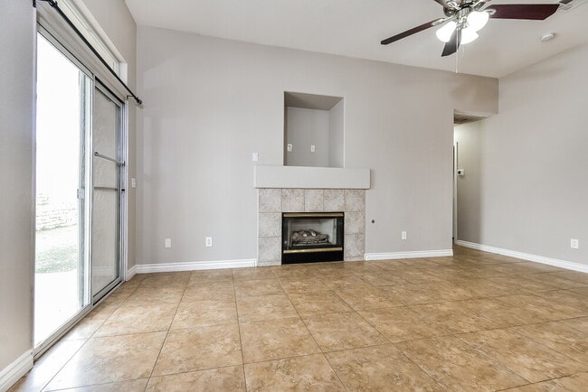 2018 Annbriar Ave, North Las Vegas, NV 89031 - photo 5