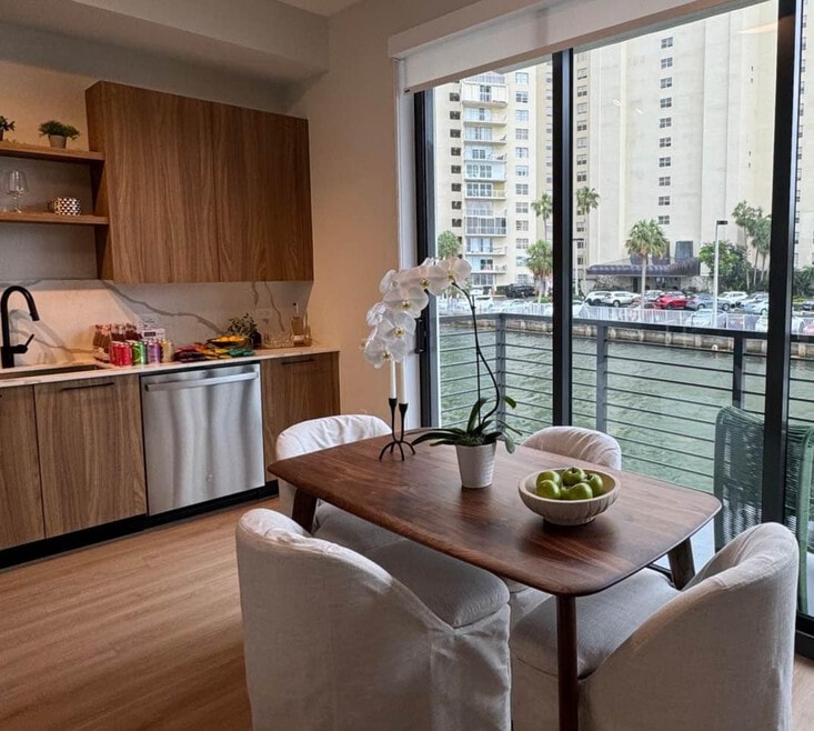 11275 Biscayne Blvd unit 711, Miami, FL 33181 - photo 1