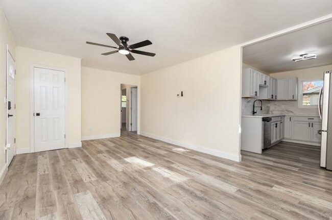 116 S Hammes Ave, Joliet, IL 60436 - photo 4