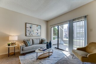 301 N Joe Wilson Rd, Cedar Hill, TX 75104