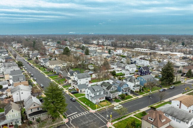 The homes in Garwood, NJ, combine modernity with suburban charm.