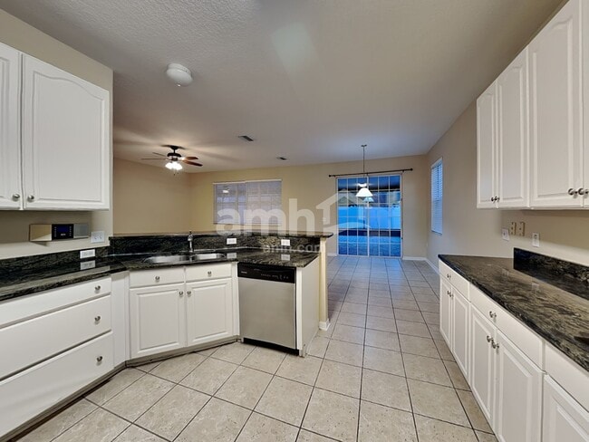 10618 Bamboo Rod Cir, Riverview, FL 33569 - photo 3